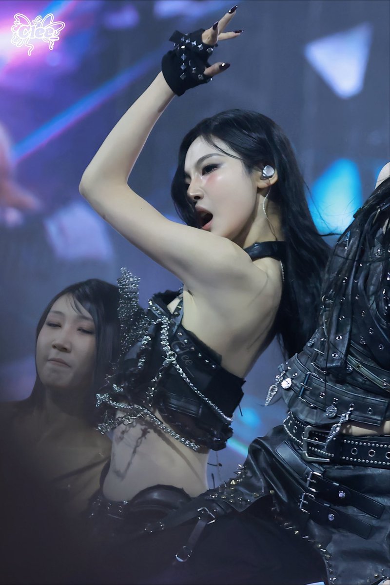 paraglideee's tweet photo. HAVE SOME MERCY ON ME NING YIZHUO🧎🏻‍♀️ https://t.co/TefSGZLQhr