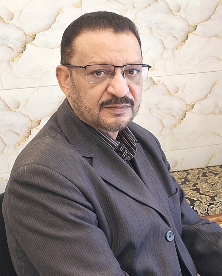 خبر  نہیں  دل  کے  فیصلے  کی 
یہاں   رہے   یا   وہاں   رہے   اب 

جو   توڑتے   تھے   یقین   میرا 
وہ وسوسے بھی کہاں رہے اب 
۔
#احمد_سبحانی_آکاش