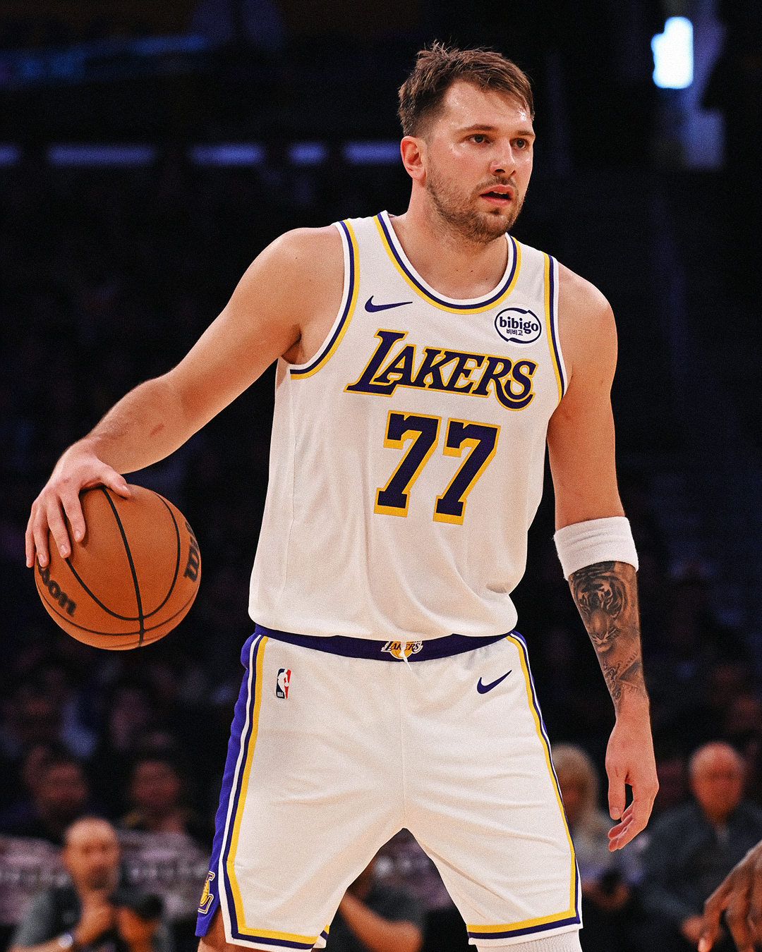 Luka Dončić is now the 6th player in Lakers franchise history to have 6 consecutive 30+ PT games!

He joins:

LeBron James
Kobe Bryant 
Shaquille O'Neal 
Jerry West 
Elgin Baylor
