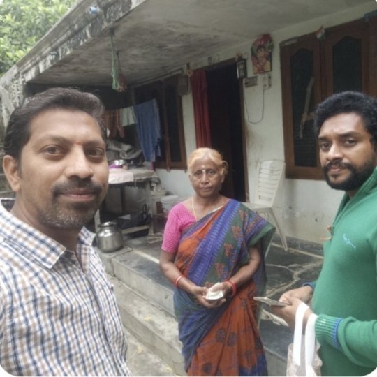 gumpiniganesh's tweet image. రాష్ట్ర పార్టీ మరియు జాతీయ నాయకులు రాష్ట్ర ముఖ్యమంత్రి నారా చంద్రబాబు నాయుడు మరియు అమలాపురం నియోజకవర్గం ఎమ్మెల్యే అయితా బత్తుల ఆనందరావు గారి ఆదేశానుసారం&quot;పేదల సేవ&quot; కార్యక్రమంలో పాల్గొనడం జరిగింది.
#iTDPforTDP #HOPE0137 #IdhiManchiPrabhutvam #ntrbarosapension #pedhalasevalo