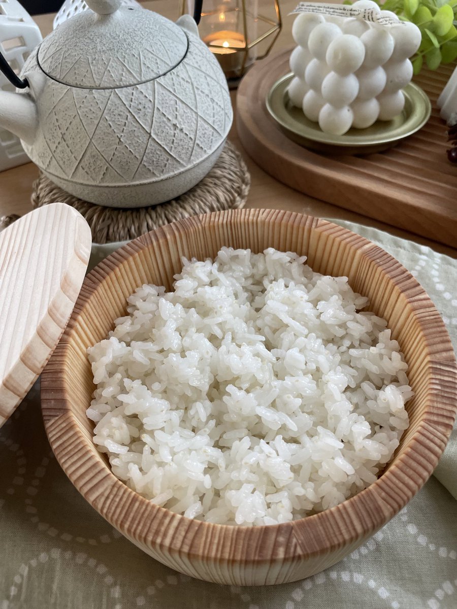 721Aymi's tweet photo. コエタスのモニターキャンペーンでいただいた『讃岐弁 もらん』についてのレビュー♪
特殊な技術で電子レンジにも対応しているおひつ✨ごはんの水分調整をしてくれるので、冷めてても温めても美味しい✨

#コエタス #PR #讃岐弁もらん #oke #桶屋 #木桶 #職人 #伝統 #おひつ #ライフスタイル #弁当箱 https://t.co/2nmkYuxzEH