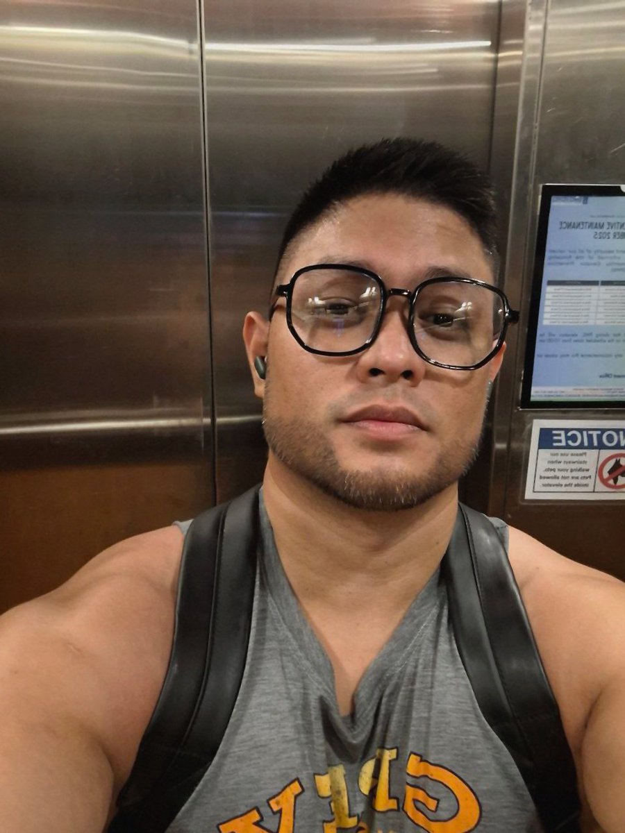 inyerocks's tweet image. 😶