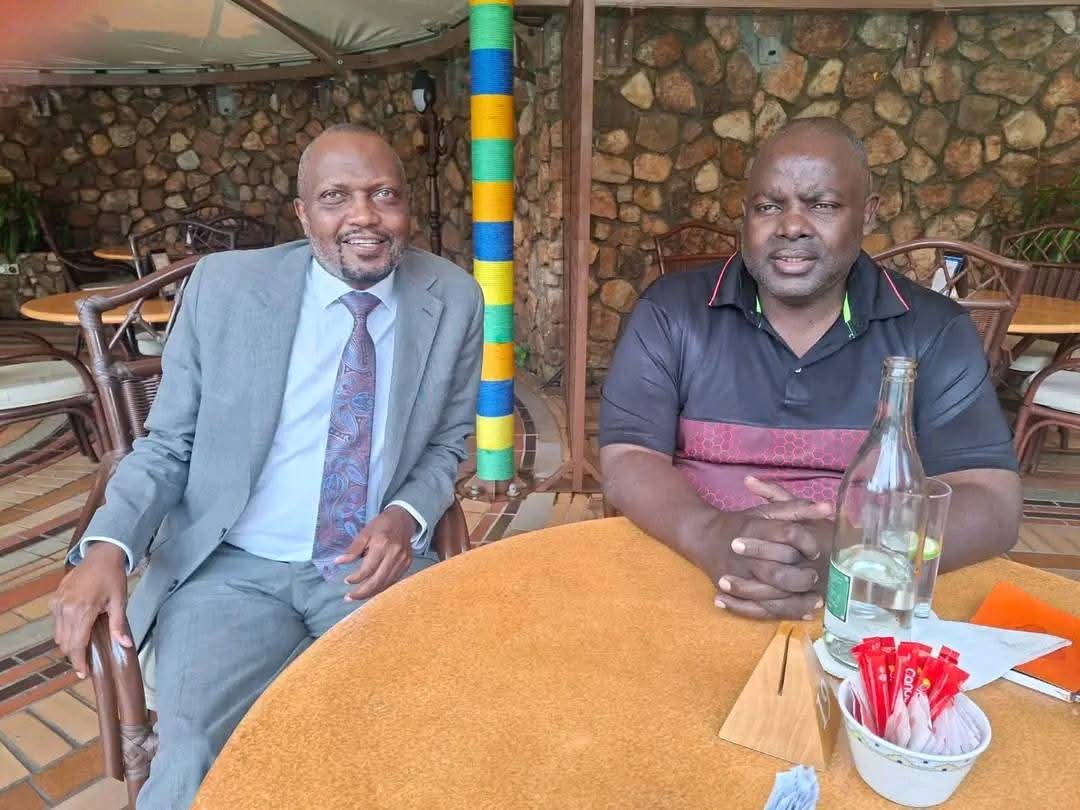 sholard_mancity's tweet image. So yesterday Moses kuria announced that he&apos;ll be vying for Nairobi governor with aladwa .

My people, this is exactly what I was talking about earlier yesterday.

The same playbook we saw in Mbeere is now being deployed in Nairobi, divide the votes just enough to tilt the final…