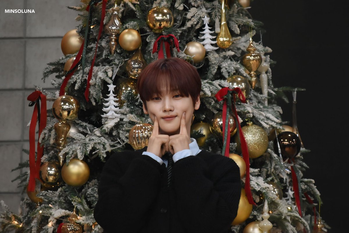 HAPPY BIRTHDAY SEOK HWA🐥

#강석화 #KANGSEOKHWA
#HAPPYSEOKHWADAY
#12월의기쁨_캉이_생일