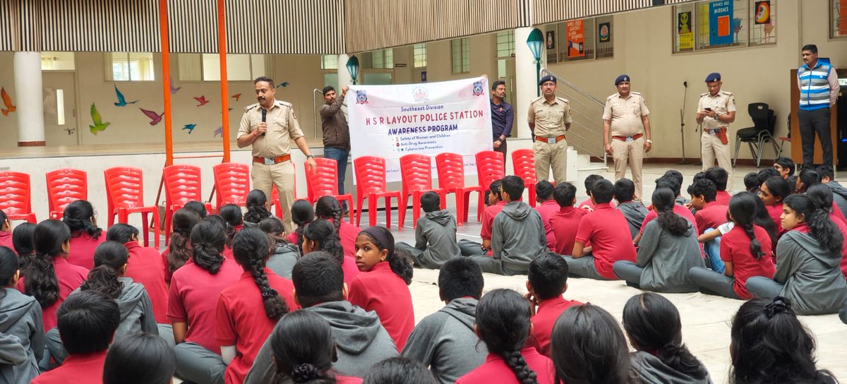 🚔 <a href="/hsrlayoutps/">HSR LAYOUT BCP</a> ವಾಪ್ತಿಯ 
📍 Fhreedom ಸ್ಕೂಲನಲ್ಲಿ
 ಜಾಗೃತಿ ಕಾರ್ಯಕ್ರಮ ಮಾಡಲಾಯಿತು.
📅 01-12-2025 | ⏰ ಬೆಳಿಗ್ಗೆ 11:00
🔹 ಮಹಿಳೆಯರು ಮತ್ತು ಮಕ್ಕಳ ಸುರಕ್ಷತೆ
🔹 ಮಾದಕ ವಸ್ತು ವಿರೋಧಿ ಜಾಗೃತಿ
🔹 ಸೈಬರ್ ಅಪರಾಧ ತಡೆ
#BlrCityPolice #AwarenessProgram #CyberSafety #SayNoToDrugs <a href="/BlrCityPolice/">ಬೆಂಗಳೂರು ನಗರ ಪೊಲೀಸ್‌ BengaluruCityPolice</a> <a href="/DCPSEBCP/">DCP SouthEast BCP</a>