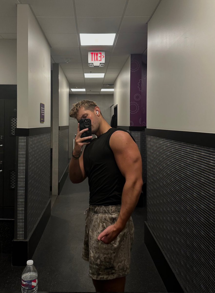 CashKingColt's tweet photo. Your bank account is trembling… and so are you😈 Ready to serve? Make sure your tribute matches your devotion, or I might just leave you begging for my attention. 😏 #PayForMyTime #FindomFantasy #findom #findomalpha https://t.co/m5RneWgwNw