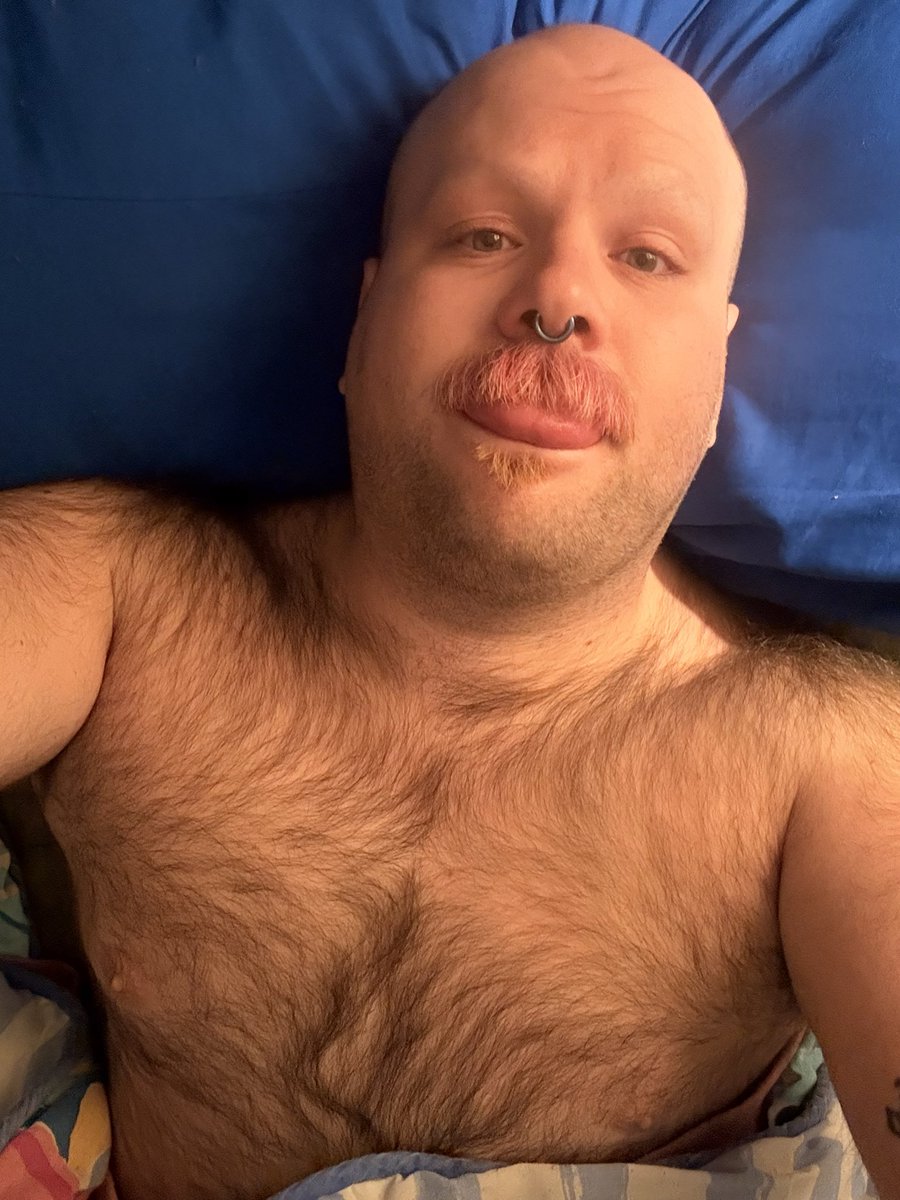 CJGumdrop's tweet photo. Someone tryna be a bears sugar daddy? Asking for a friend! Haha https://t.co/frfZfSYEbN