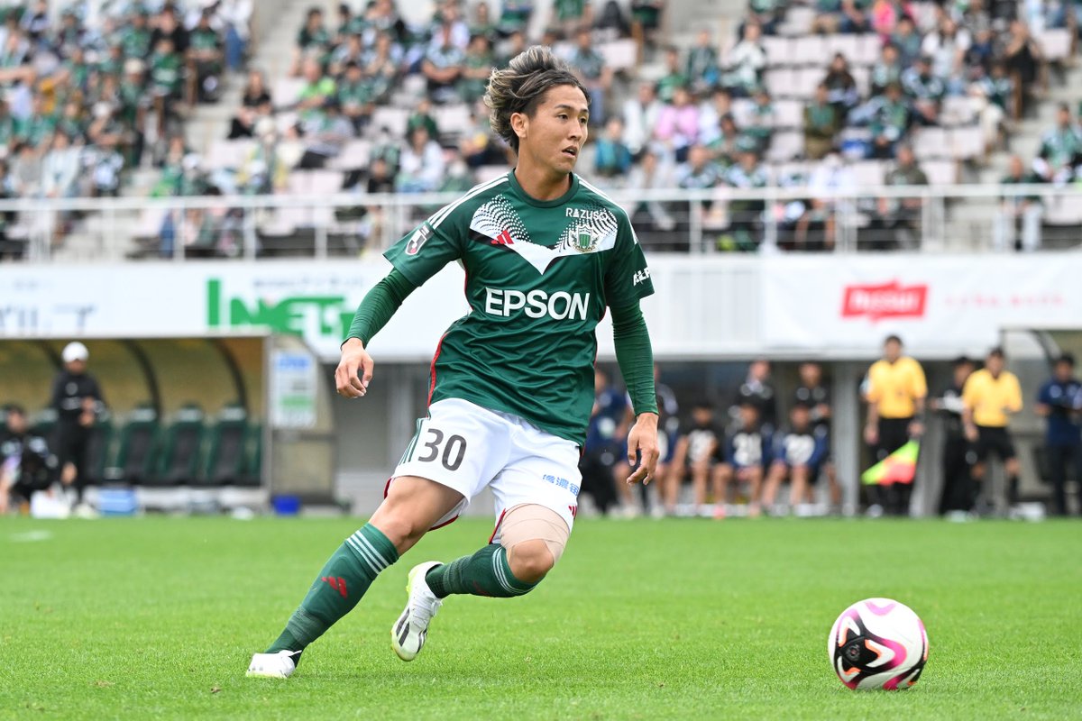 yamagafc's tweet photo. 【ニュース】國分龍司選手　契約満了のお知らせ

「そして、大好きな先輩たちと可愛い後輩たち、常に刺激を与えてくれる同期、『頑張れ。もっとやれる』と背中を押してくれるクラブスタッフの皆さん、チームバモスの皆さん、何よりどんな時でもそこにいてくれるファン、サポーターの皆さんに愛を込めて感謝を伝えたいです」

リュウジ、3年間本当にありがとう。

コメント全文はこちら⬇️
https://t.co/9NuIvAaxt5
#yamaga