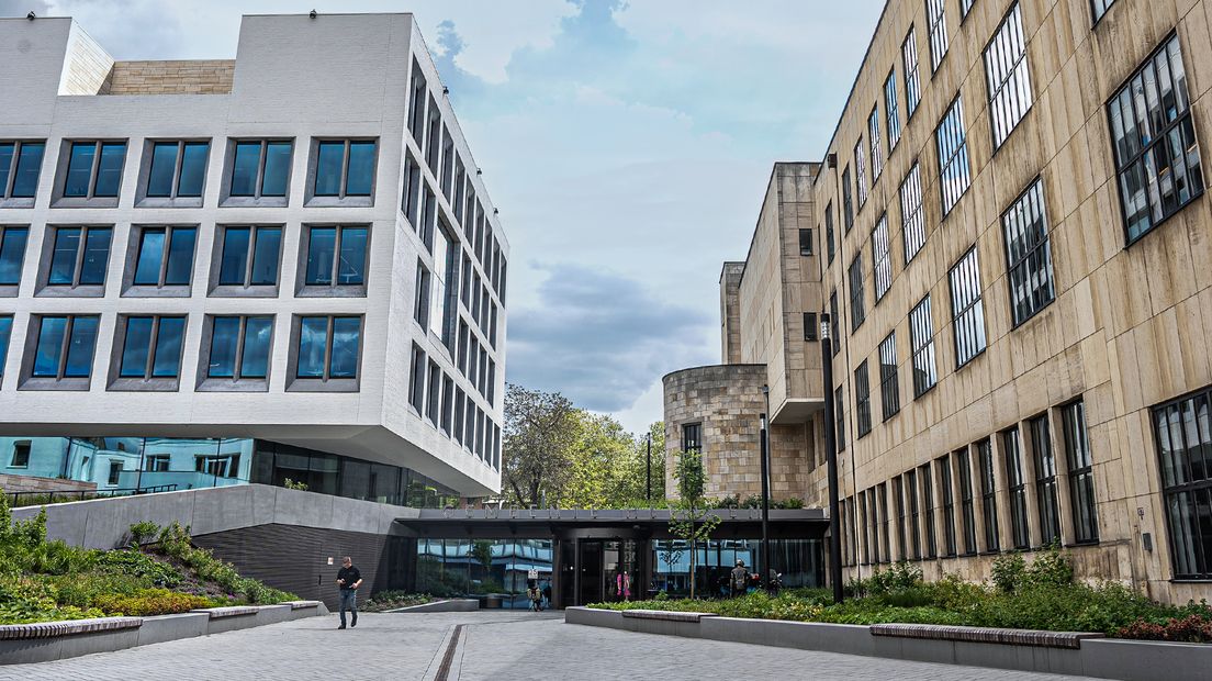 L1_Nieuws's tweet image. Primeur in Limburg: gemeente #Heerlen ook op zaterdag geopend bit.ly/49OHzcg