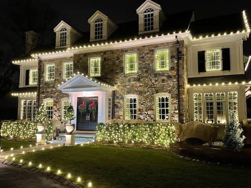 CleanSweepLLC's tweet photo. 🎄 Let Clean Sweep make your home shine this holiday season! 🎅✨
Professional Christmas light installation in Longmont &amp; Boulder.

Book before Dec 10th &amp; get 10% off!

📞 720-825-4572
#ChristmasLights #Longmont #Boulder #HolidayLighting #Denver #CleanSweepColorado https://t.co/mhUFonIJAw
