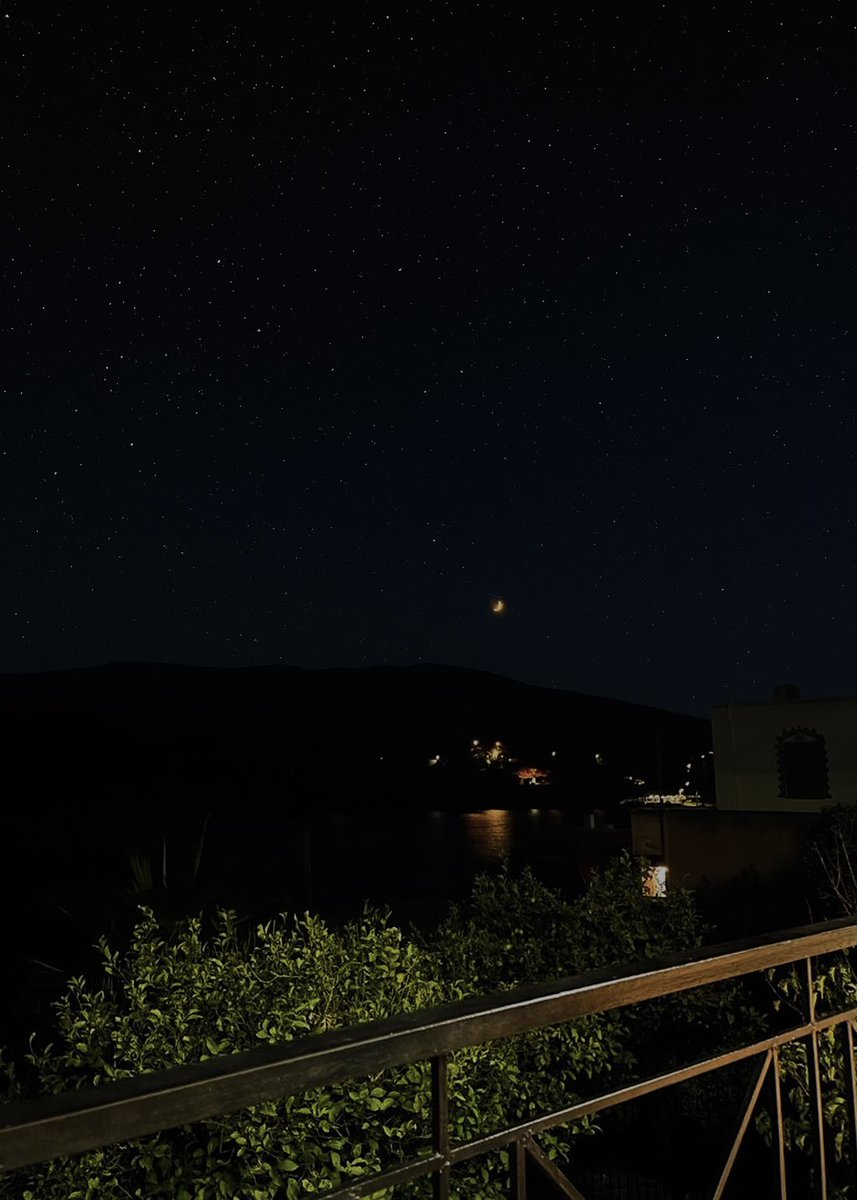 sunoui's tweet image. Rewinding November warms my heart in ways I can’t quite name.

Beyond our nightly ritual of sharing the stories of our day before sleep, we found time to stargaze—pausing to honour the quiet goodness this world offers us; the stars, the moon, the whole celestial tapestry above.