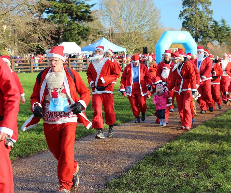 TheParksTrust's tweet photo. Get in the festive spirit with these family-friendly runs happening in MK's parks!

Sat 6 Dec ☃️ @CamphillMK Christmas Jumper Jaunt
Tue 9 Dec 🎄 @harrysrainbow Festive Lap
Sun 14 Dec 🎅  @willenhospice Santa Dash 

View all events: https://t.co/fqZ8Nvmi4q https://t.co/56VS38MdLW