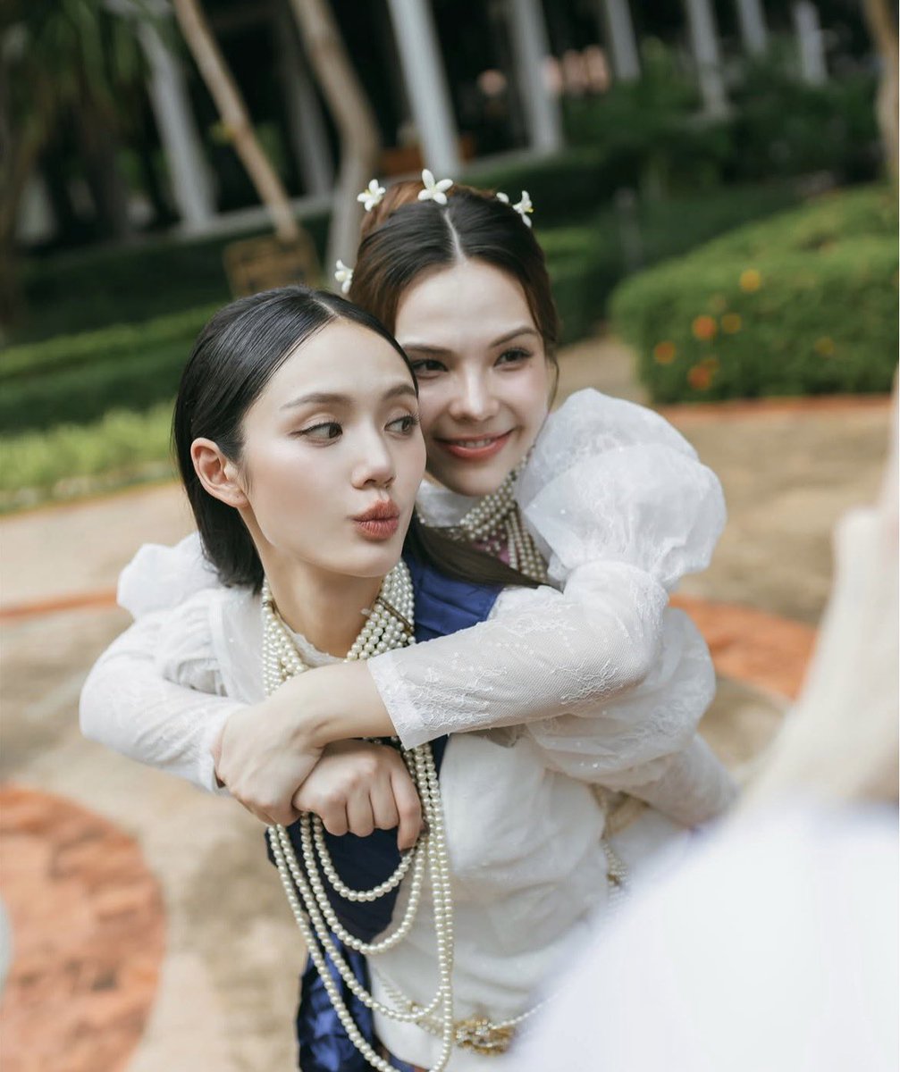 bxbunnybear's tweet image. ขอให้เป็นธันวาคมที่ใจดีกับเธอ  :—) 🤍🐨🐰🎄

#LMSY #ลูกหมีซอนญ่า