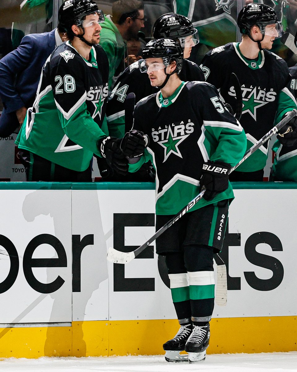 DS_Foundation's tweet photo. WY(ATT) not toss those *virtual* 🧢's!

Wyatt Johnston has scored a hat trick, so it's time to toss the hat! Donate $50 to the Dallas Stars Foundation for a signed Johnston player card.

Donate today at https://t.co/q5B2t0JdIB https://t.co/vxnUDF9Uwn