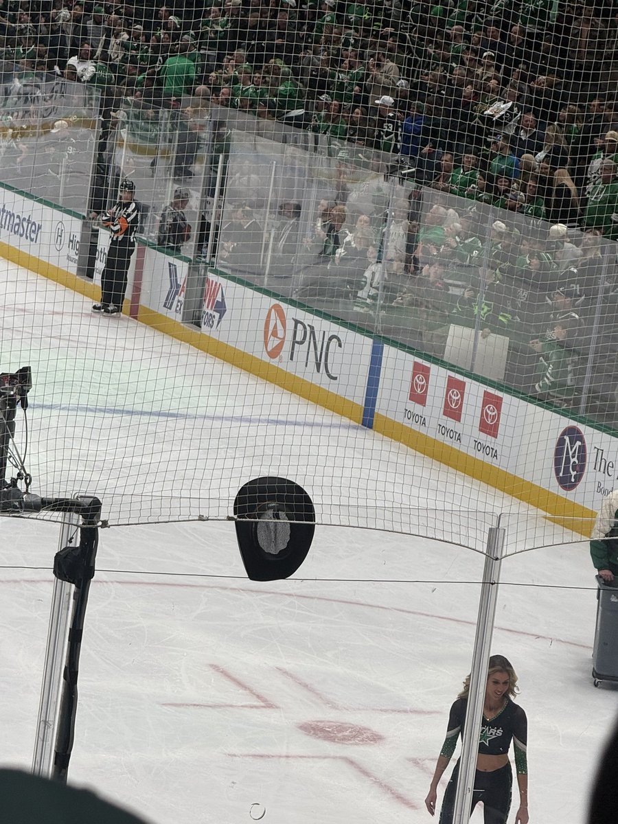 mittsoffsam's tweet image. Texas hockey!