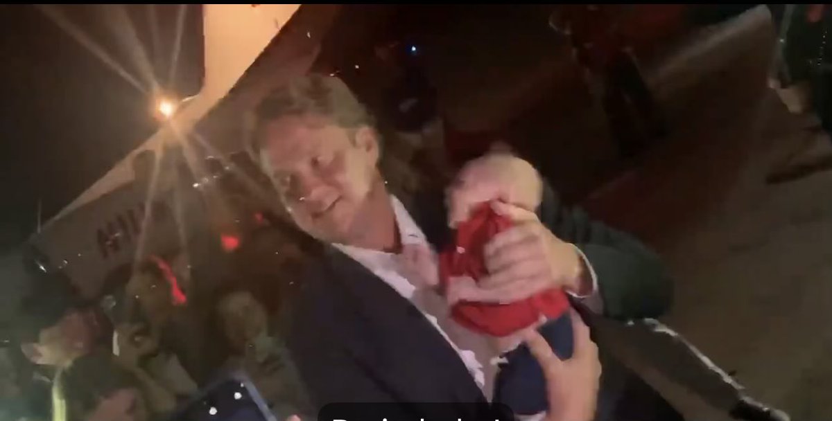 ThePostMan_662's tweet photo. Can we find this kid now and get their take on the situation? https://t.co/gDT4pFCgGT