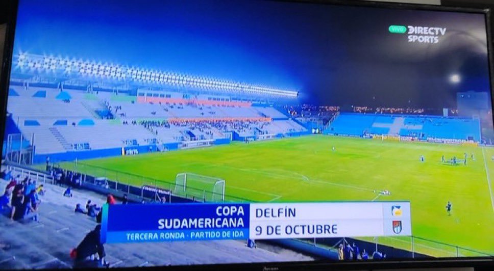 ThyroXx's tweet photo. @CharlyFutEc @RonaldPin_ Delfín jugando Sudamericana con estadio vacío, no es excusa ni es tan difícil de entender.. el verdadero y único Ídolo de Manabí es Liga de Portoviejo. https://t.co/3Tp1YLEuq2