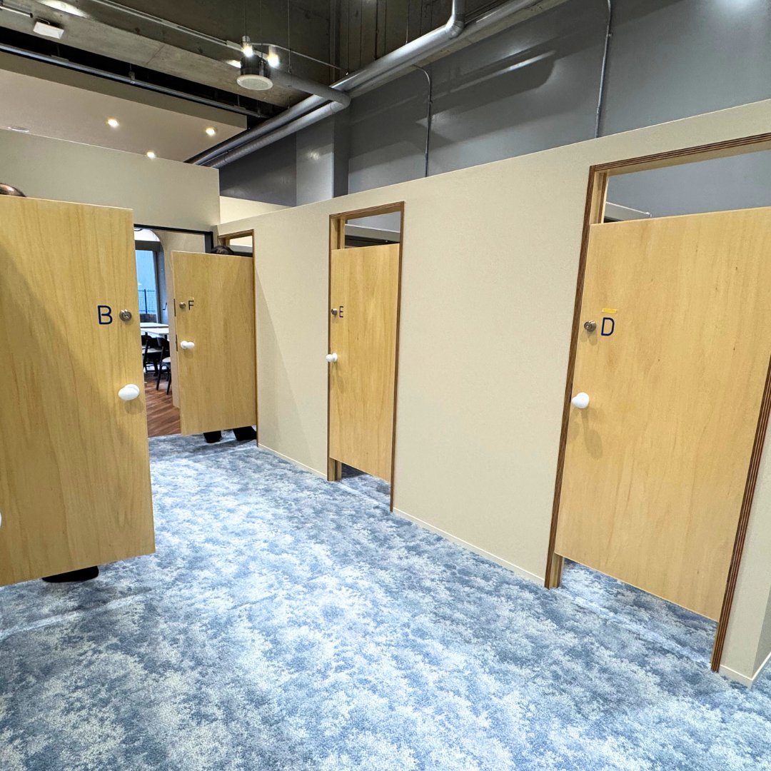 kobe_ipc's tweet image. オープン前の「ものテラス」を
見学してきました👀

🏭工場の魅力を残した
オシャレで素敵な新拠点✨
「ここで起業したら面白い」
と感じました🔥

「スタートアップブース」
入居企業 募集中！

✔ 業種不問
(ものづくり企業でなくてもOK)

気になる方はお早めに！

詳細▼
shintetsu.co.jp/factory/img/st…