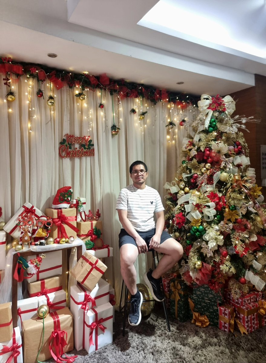JayZoneCriz's tweet photo. Cue the lights, the warmth and the magic.🎄 https://t.co/4JbUdsT8e2