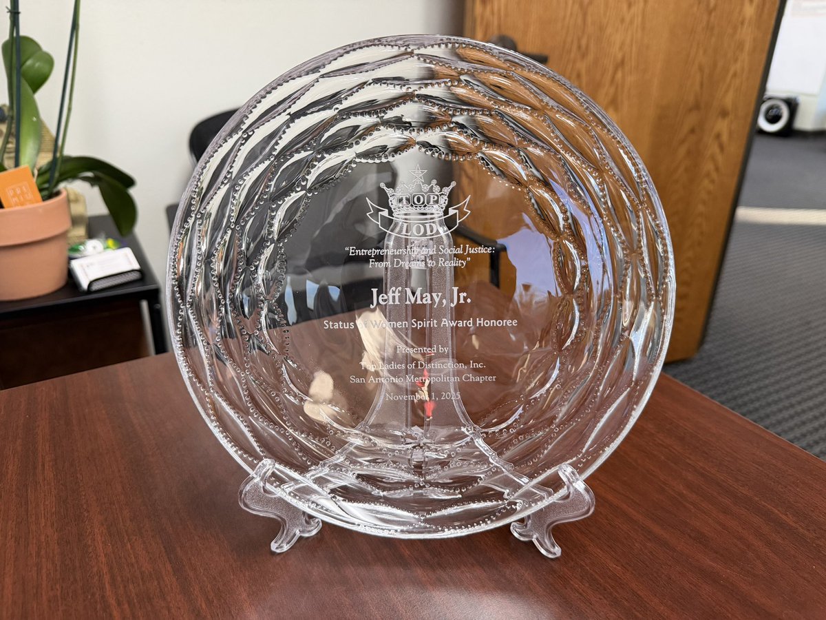 Jeffmayjr's tweet photo. Honored to be selected as a 2025 Status of Women Spirit Award Honoree by the Top Ladies of Distinction, SA Metro Chapter
A kid from Detroit—seen, embraced, and uplifted by this community. My grandmothers would be proud. 💛
#TLOD #SAAACAM #Gratitude #Leadership #CommunityImpact https://t.co/28H8bbNML6