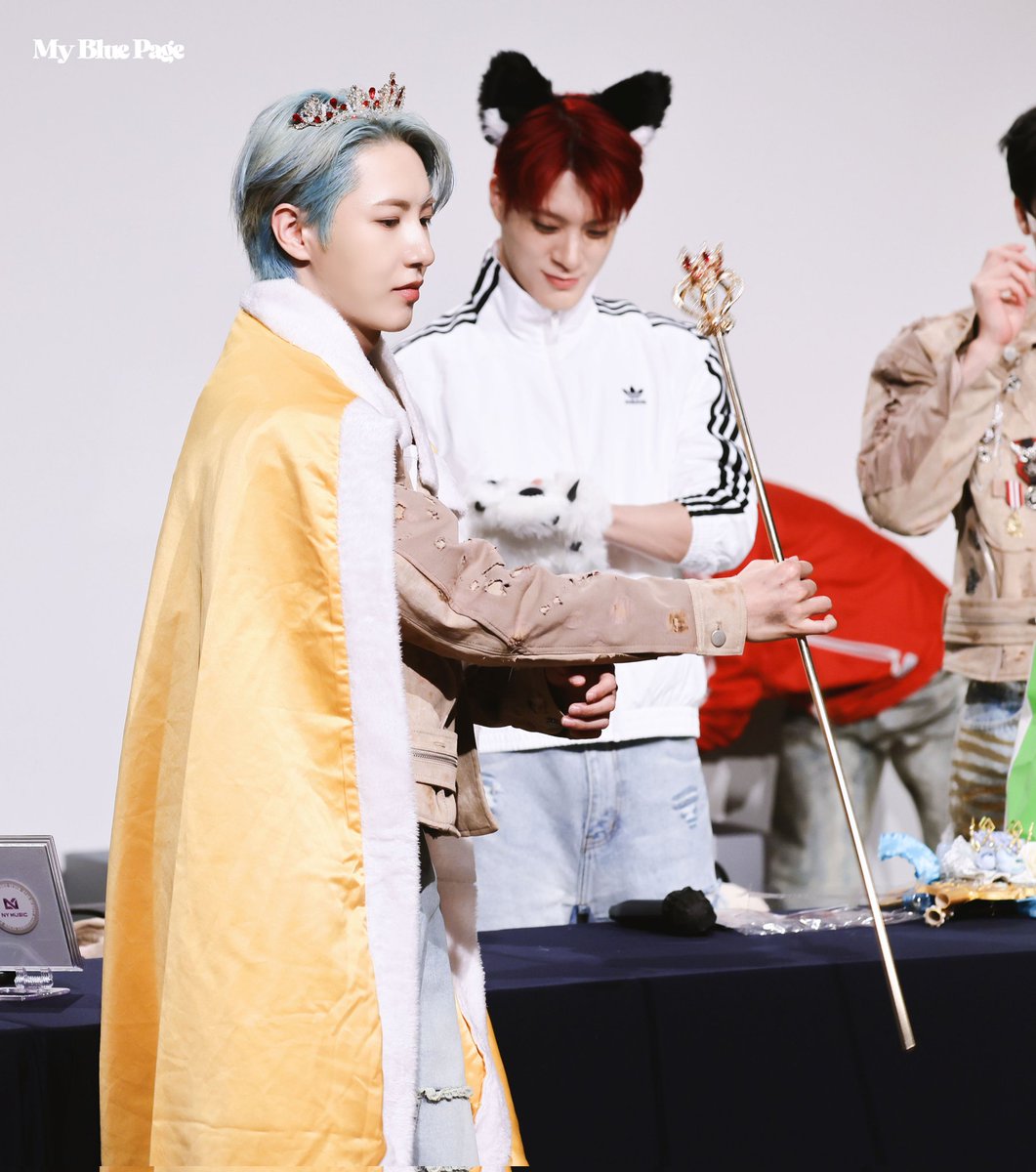 마법사 놀이

251130 NY MUSIC
#런쥔 #RENJUN #ロンジュン #黄仁俊