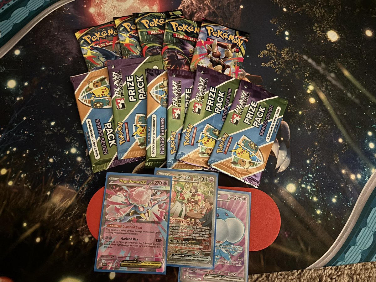 Sqrawbury's tweet image. Bubbled out of cut and the cup, but it meant I got to play in the challenge after! And 3-0-1 for first!

R1 Gholdengo W
R2 Tsareena W
R3 Gardy @TNSN_Lyra ID (the mirror is pain)
R4 Gardy W
 
@TeamBossForGame thank you for the support! Pink Grim good!

#TBGWIN