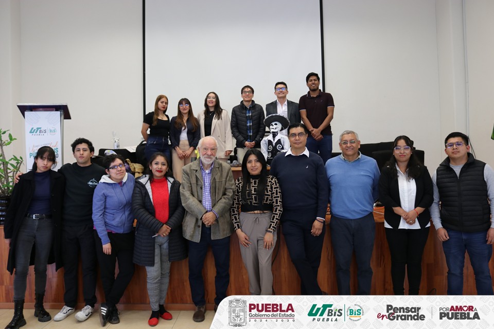 buap_fcc's tweet image. 🤖 Se llevó a cabo la conferencia “Robótica Social” del Dr. José Luis Hernández Ameca en UTBIS Puebla, impulsando la innovación, la IA y el desarrollo tecnológico.

🦉 Felicidades a las y los estudiantes por su valiosa participación.
#UTBISPuebla #RobóticaSocial #Ciencia