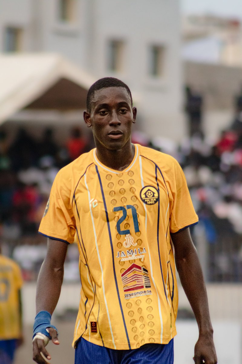 Revivez les images du match de l'ASC HLM contre Ouakam  
💙🤍💛  
#allezhlm  
#aschlm  
#lsfp  
#JamilaResidency by #SenegindiaSA  
#kkmdautomobile  
#tanorconfection  
#hlmdeukkla  
#football #sport #lsfp #ligue1sn #lonasebet  
💙🤍💛✊🏾