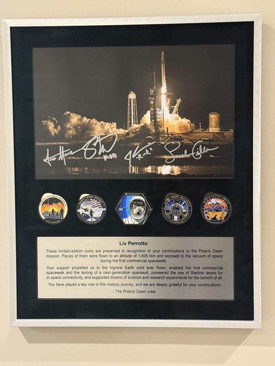 rebeccaperrotto's tweet image. Asteroid finally has a permanent display home, space dust and all!

A special thank you to the @PolarisProgram for the amazing plaque for Liv!  ❤️
@rookisaacman @Gillis_SarahE @annawmenon @KiddPoteet