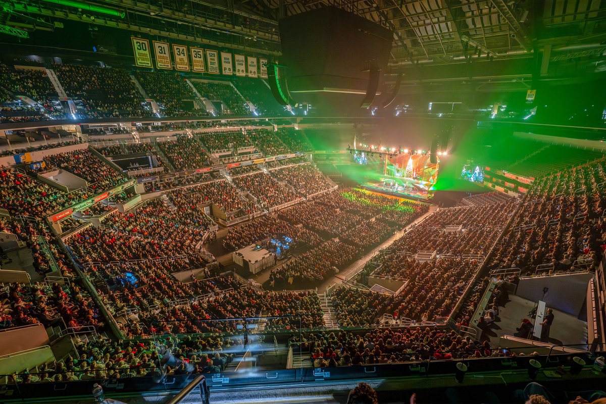 SOLD OUT in the City with <a href="/PTXofficial/">Pentatonix</a> ✨⛄️
#ChristmasInTheCity