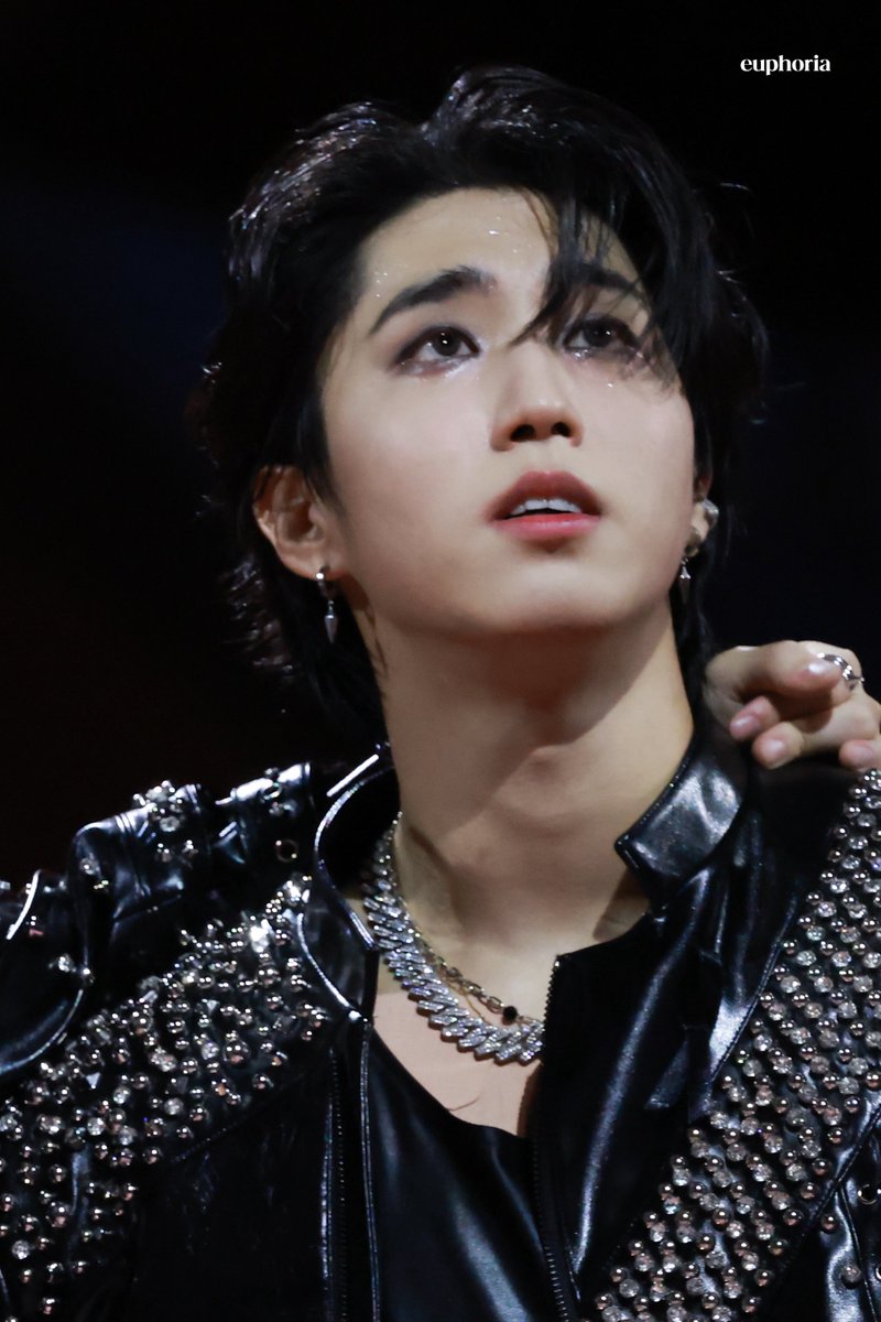 euphoria_0325's tweet photo. 251129 HQ
MAMA

seeing you cry really breaks my heart

#StrayKids #SKZ #스키즈 #스트레이키즈   
#Han #Hanjisung #한지성 #한 https://t.co/W2ee10uHvv