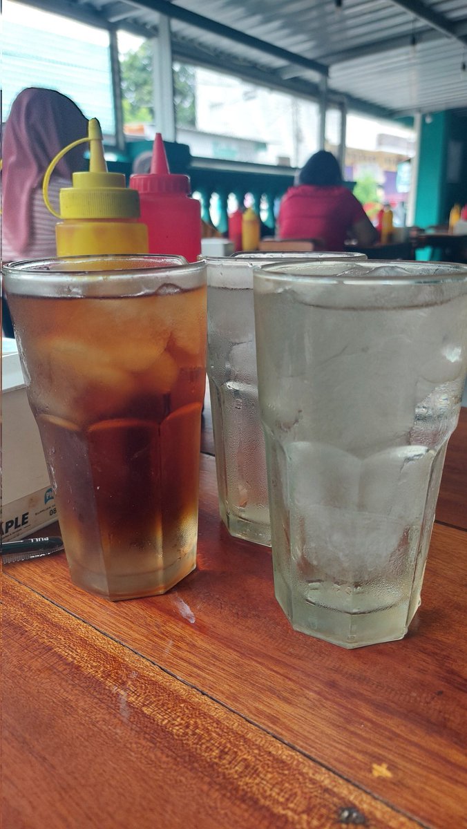 Tiap makan minumnya dobel2🙈