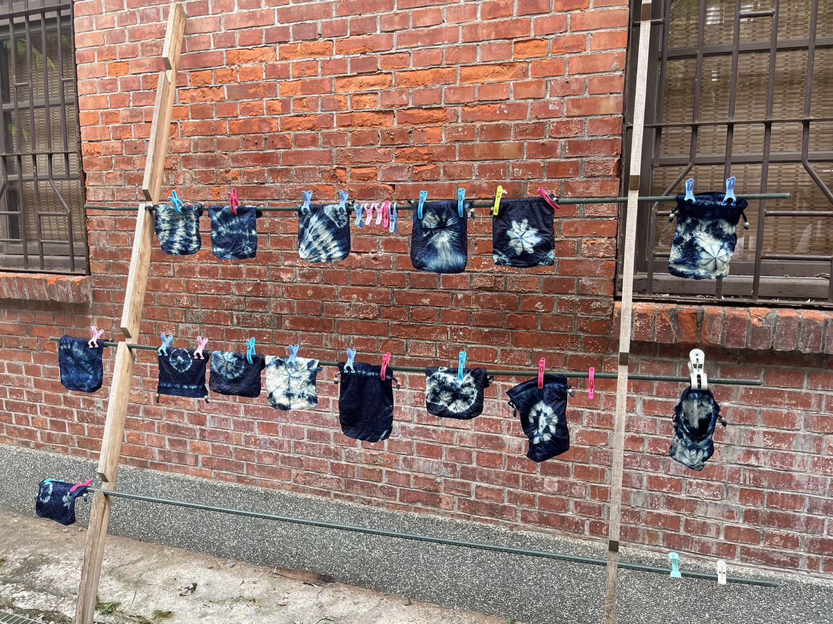 NewTaipeiGov's tweet photo. Visit #Sanxia Old Street in #NewTaipei and explore a century of indigo dyeing tradition. You can even try dyeing fabric yourself and bring home your own natural and one-of-a-kind creation!🤩 https://t.co/RILl9NAXEN