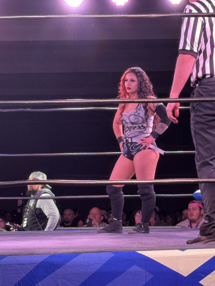 It’s giving unimpressed bxtch ✨