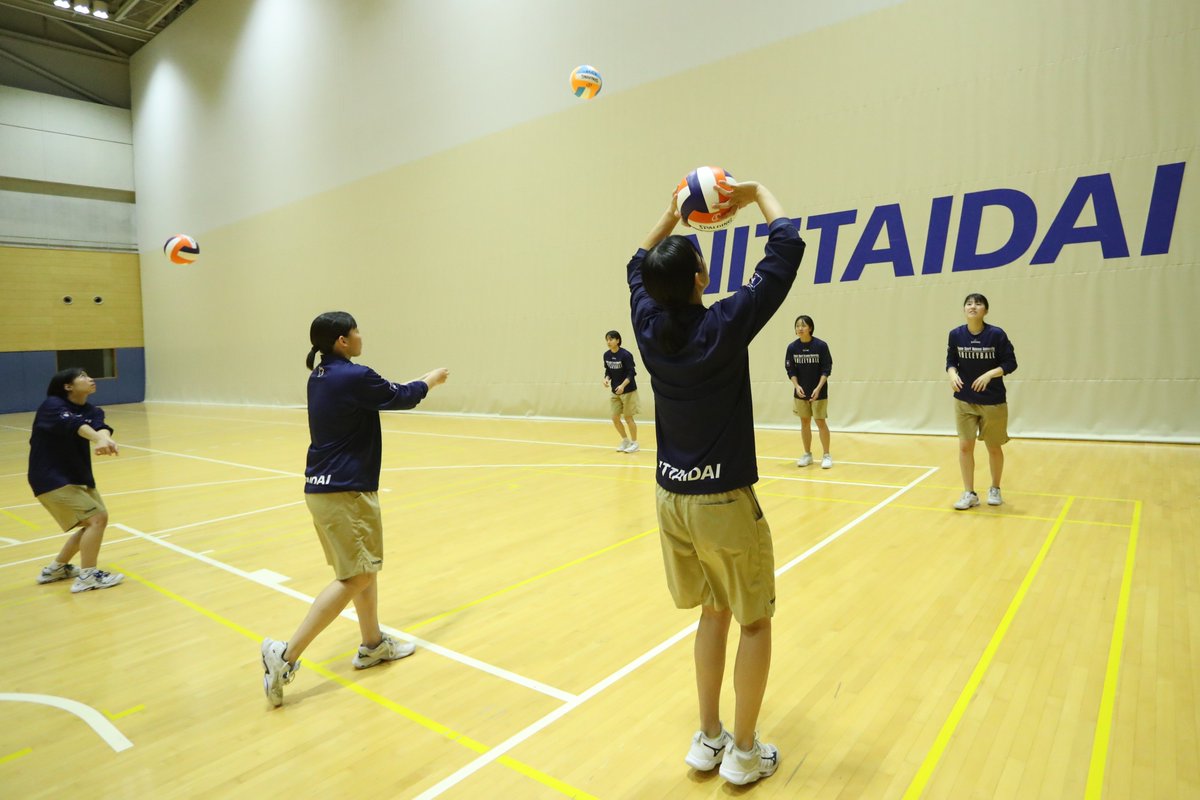 getsu_vb's tweet image. ◤￣￣￣￣￣￣￣￣￣￣￣￣🏐
　　さらなる普及発展へ。
フレッシュなバレーボールが登場
【日体大女子バレー部×SPALDING】
🏐＿＿＿＿＿＿＿＿＿＿＿＿◢

「#バレーボール」を世界で最初に作った #SPALDING から新たなボールが発売。そのボールについて #日体大…