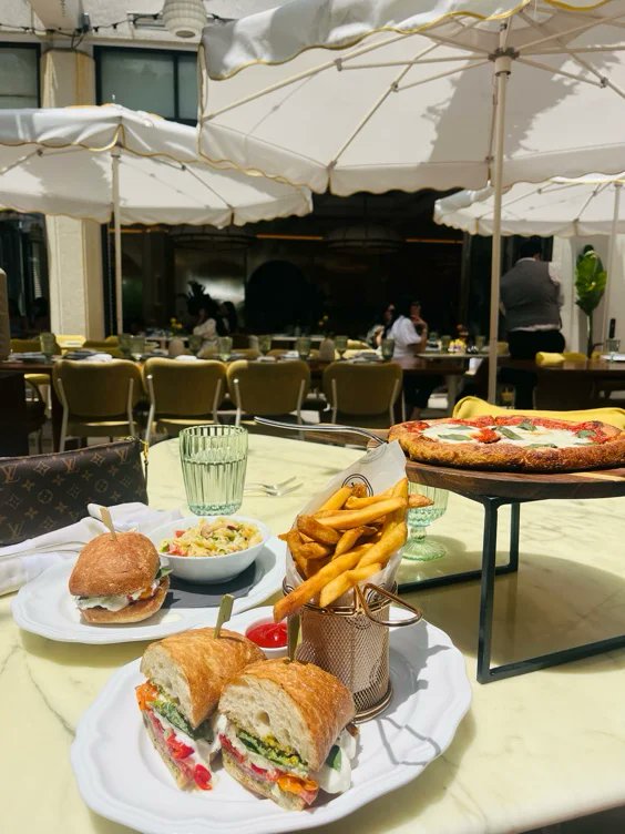 send2skylarr's tweet image. I just received dinner  ($75) from Anonymous via Throne. I want more 🎀#Wishlist #SendAgain