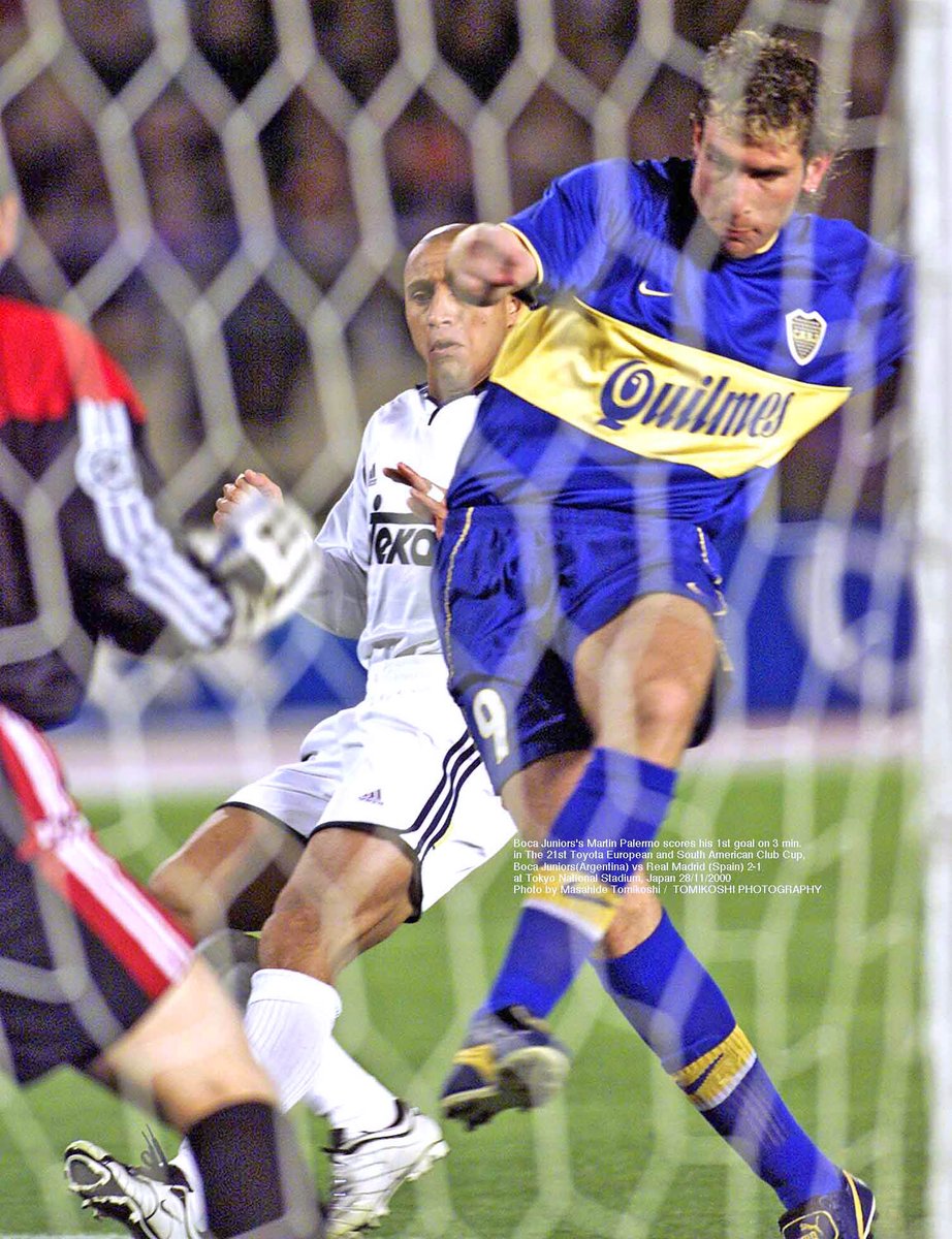 Martin Palermo (Boca Juniors) scores 1st goal on 3 min. 
in The 21st Toyota European and South American Club Cup,  
Boca Juniors(Argentina) vs Real Madrid (Spain) 2-1 
at Tokyo National Stadium, Japan 28 Nov 2000 
Photo by Masahide Tomikoshi /  TOMIKOSHI PHOTOGRAPHY