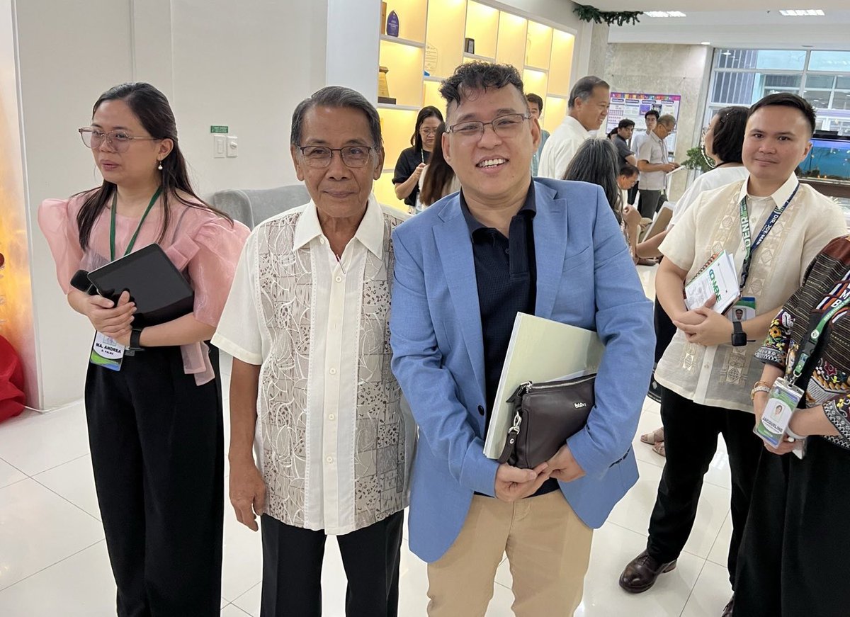 Teddy_Monroy's tweet photo. With @DENROfficial Sec. Lotilla and the rest of the #DENR officials during the launching of the coffee table book “CONVENE”, celebrating partnerships, collaborations and innovations.  @UNIDO is grateful for being featured as one of the Department’s key partners over the years. https://t.co/oqP1pV7pFJ