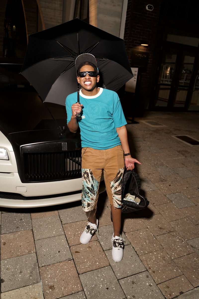 Capps13th's tweet image. Baby I Ain’t Got No Time Cause I Just Came Home 🐶