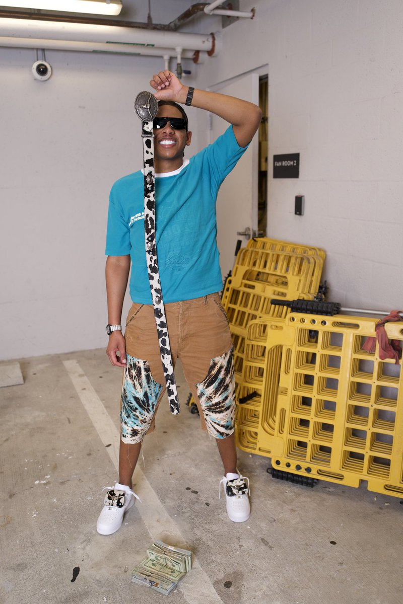 Capps13th's tweet image. Baby I Ain’t Got No Time Cause I Just Came Home 🐶