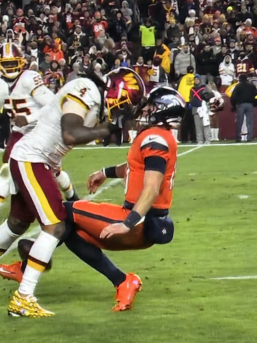 KelbermanNFL's tweet photo. Refs missed this obvious helmet-to-helmet on Bo Nix https://t.co/CXR6dNz9bQ