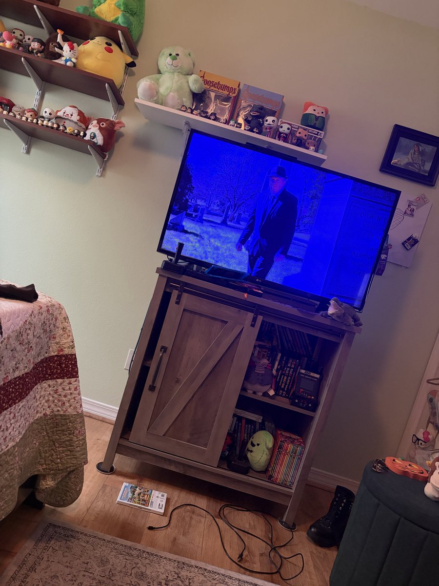 Loved the fact your chracter is just walking around the town like a zombie 🤣😄 <a href="/JeffKirkendall1/">Jeff Kirkendall</a>