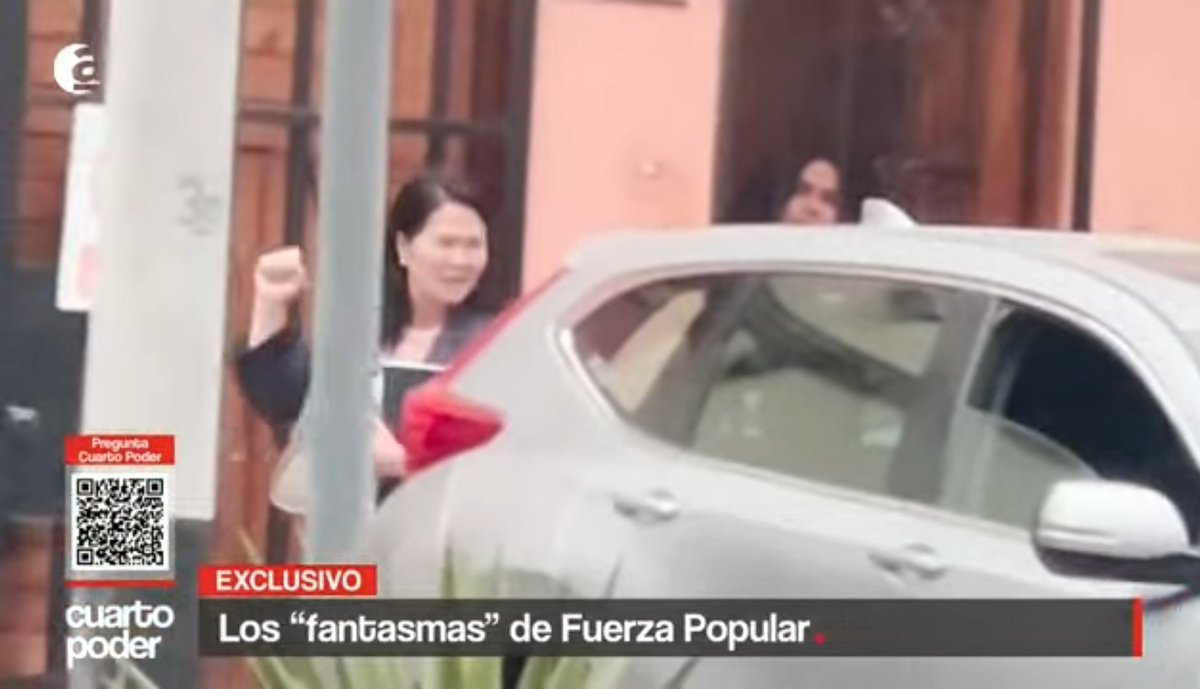 sergiosanabria4's tweet photo. #OJO Tres trabajadores del Congreso, del despacho de Fuerza Popular, son captados en el local partidario de Keiko Fujimori, durante horario de trabajo. Es decir, los peruanos le pagamos el sueldo a los trabajadores de Keiko y de su partido.
Via Cuarto Poder https://t.co/kJIthiSzJC