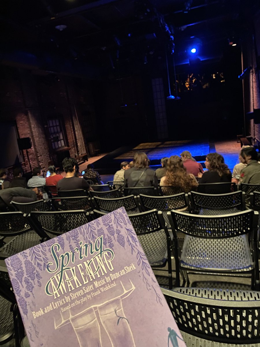 skilliesnetwork's tweet photo. I LOVE THEATER !!!! https://t.co/qL8yTr9tMV