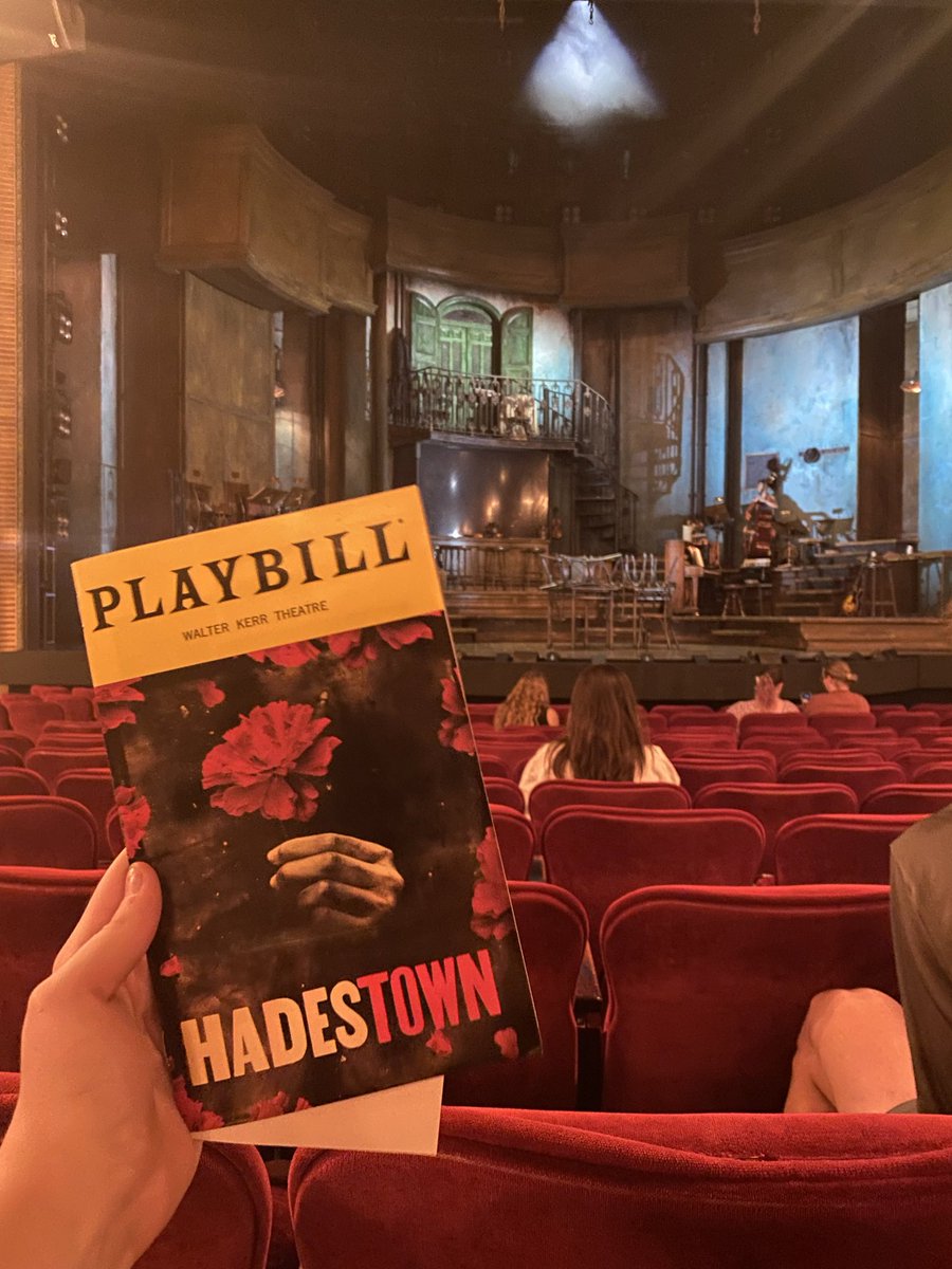 skilliesnetwork's tweet photo. I LOVE THEATER !!!! https://t.co/qL8yTr9tMV