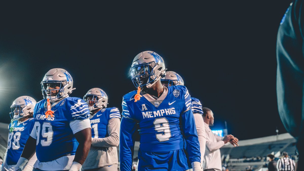 whitlowww_'s tweet image. Spot the ball one last time!! #GTG