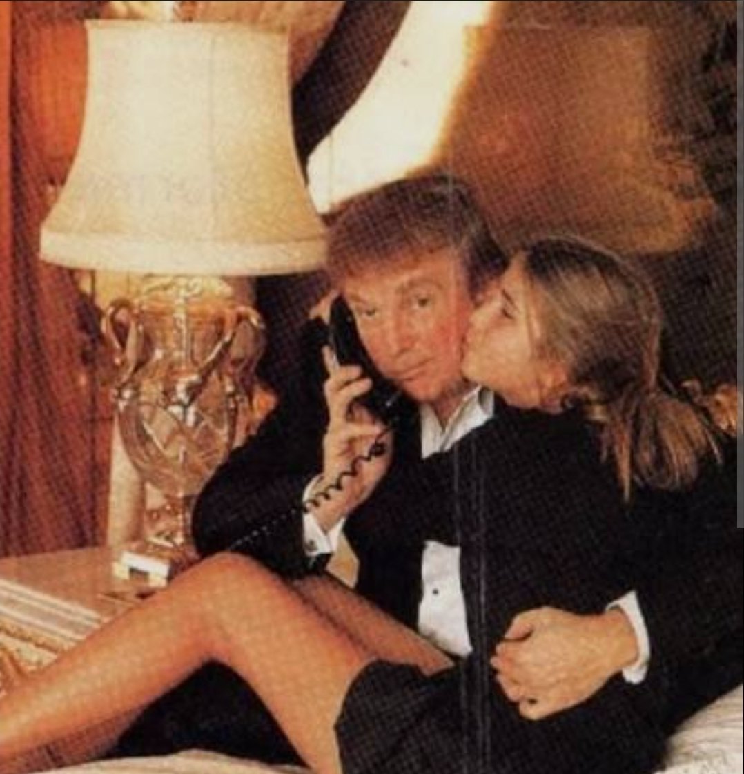 jttdmd's tweet photo. @peterstocking @WhiteHouse @FLOTUS https://t.co/lwte6rqJ4Z