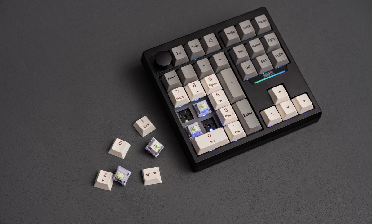 EpomakerK's tweet photo. The Mini Financial Genius You Didn’t Know You Needed

Perfect for spreadsheets, quick inputs, creative shortcuts, or simply upgrading your desk with a tiny mechanical delight.

https://t.co/JFo5uyFOrF

#EPOMAKER #TH33 #MechanicalKeyboard #Numpad #KeyboardCommunity #DeskSetup https://t.co/ooFp3MIG2n