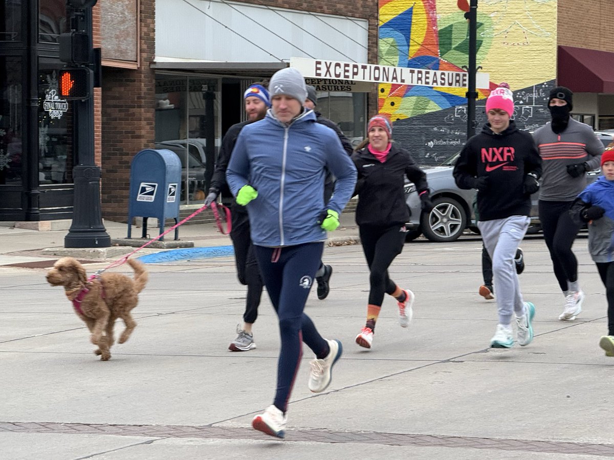 StormStacks's tweet image. Our 12th annual Rotary Turkey Trot had 119 turkeys trotting this year!  Our best year ever. Collected just over $3000 for local Food Pantry. Outstanding!

And OLD Storm went under 20min for 1st time in about a decade.