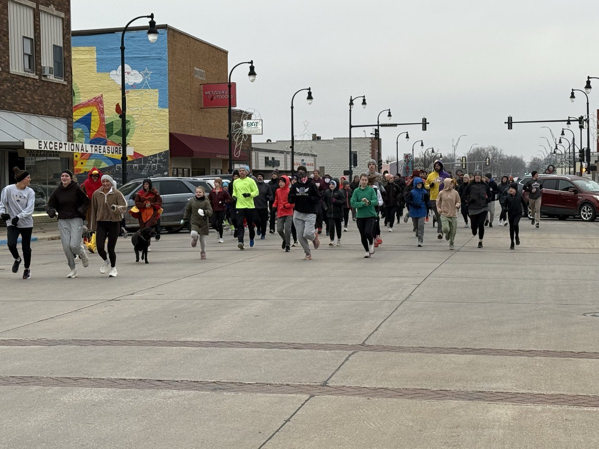 StormStacks's tweet image. Our 12th annual Rotary Turkey Trot had 119 turkeys trotting this year!  Our best year ever. Collected just over $3000 for local Food Pantry. Outstanding!

And OLD Storm went under 20min for 1st time in about a decade.